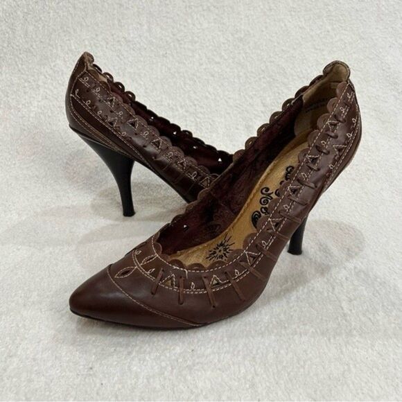 Naughty Monkey Scalloped Faux Leather Pumps size 10 - Picture 4 of 15